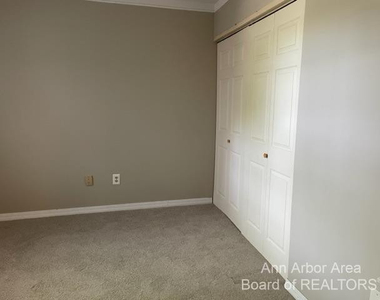 4299 Pine Ridge Court - Photo Thumbnail 14