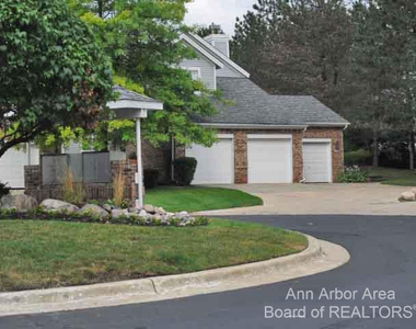 4299 Pine Ridge Court - Photo Thumbnail 18