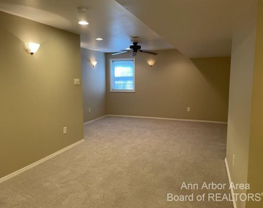4299 Pine Ridge Court - Photo Thumbnail 16