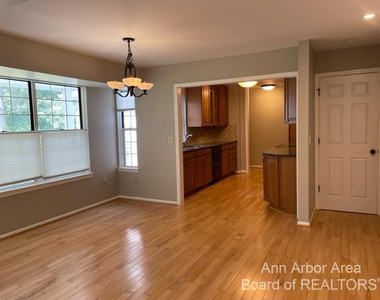 4299 Pine Ridge Court - Photo Thumbnail 5