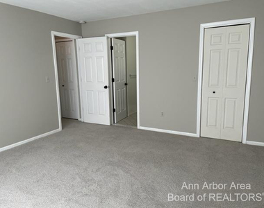 4299 Pine Ridge Court - Photo Thumbnail 10