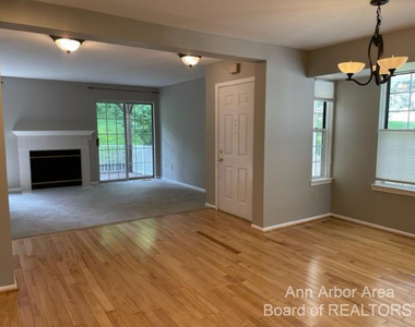 4299 Pine Ridge Court - Photo Thumbnail 4