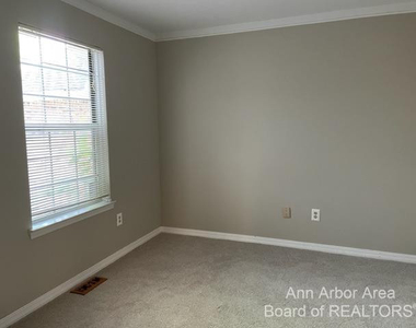 4299 Pine Ridge Court - Photo Thumbnail 13
