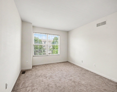 2878 Barclay Way - Photo Thumbnail 24
