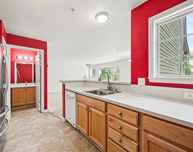 2878 Barclay Way - Photo Thumbnail 11