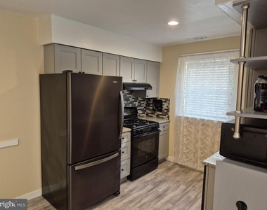 1155 York Road - Photo Thumbnail 5