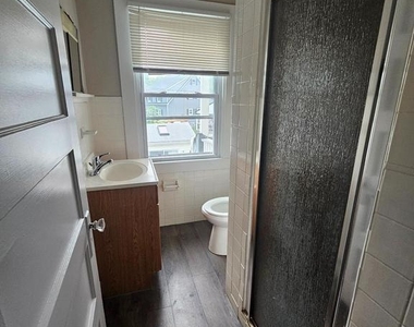 237 Cleveland St - Photo Thumbnail 9