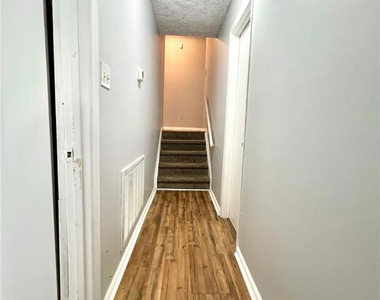 7013 Darnell Street - Photo Thumbnail 12