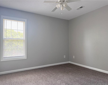 115 Dover Court E - Photo Thumbnail 17