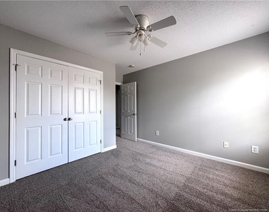 115 Dover Court E - Photo Thumbnail 16
