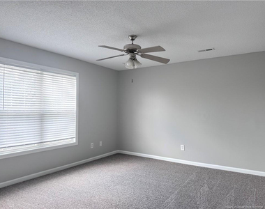 115 Dover Court E - Photo Thumbnail 13