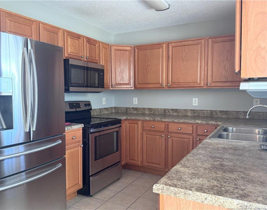 115 Dover Court E - Photo Thumbnail 4