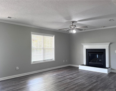 115 Dover Court E - Photo Thumbnail 7