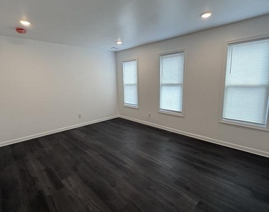 1262 S Broad Street - Photo Thumbnail 5