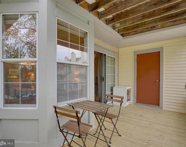 207 Salem Court - Photo Thumbnail 3