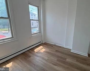 86 Spring Street - Photo Thumbnail 11