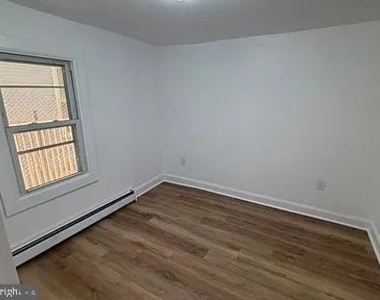 86 Spring Street - Photo Thumbnail 21