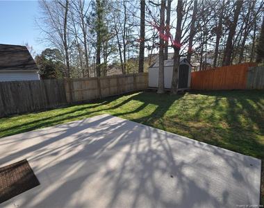 202 Thorncrest Drive - Photo Thumbnail 33