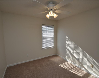 202 Thorncrest Drive - Photo Thumbnail 22