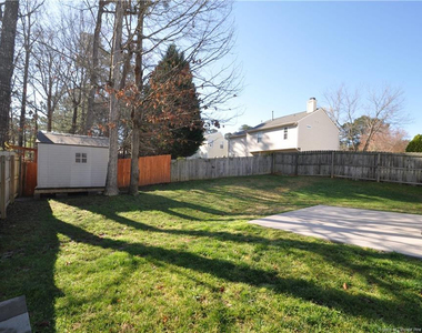 202 Thorncrest Drive - Photo Thumbnail 29