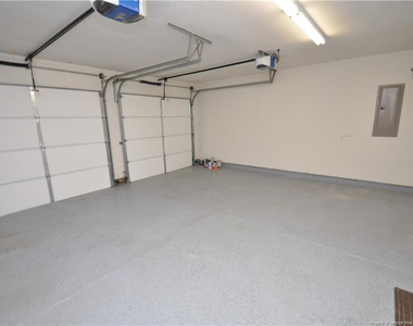 202 Thorncrest Drive - Photo Thumbnail 12