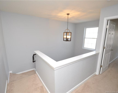 202 Thorncrest Drive - Photo Thumbnail 14