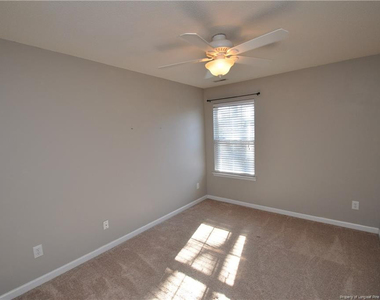 202 Thorncrest Drive - Photo Thumbnail 20