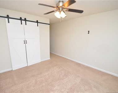 202 Thorncrest Drive - Photo Thumbnail 17