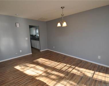 202 Thorncrest Drive - Photo Thumbnail 4