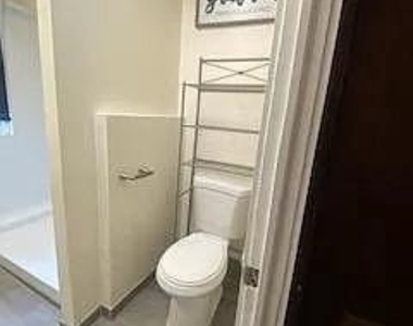 25 Laurel Avenue - Photo Thumbnail 2