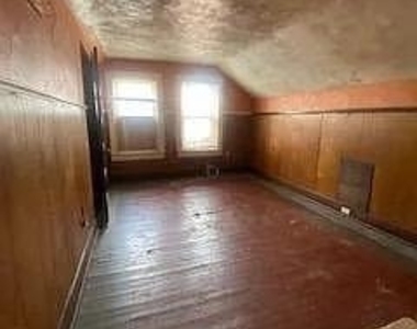 25 Laurel Avenue - Photo Thumbnail 10
