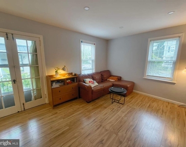 218 Birch Avenue - Photo Thumbnail 1