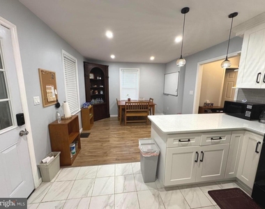 218 Birch Avenue - Photo Thumbnail 12