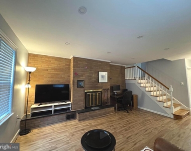 218 Birch Avenue - Photo Thumbnail 9