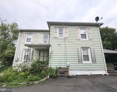 218 Birch Avenue - Photo Thumbnail 15