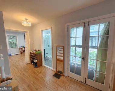 218 Birch Avenue - Photo Thumbnail 2