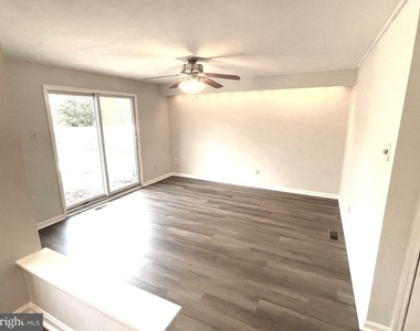 1717 Red Oak Road - Photo Thumbnail 3