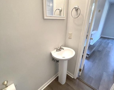 1717 Red Oak Road - Photo Thumbnail 7