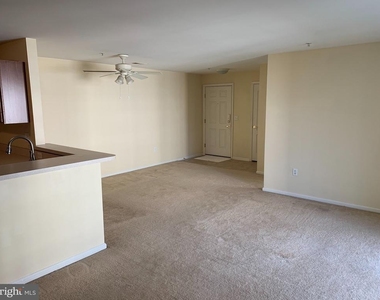110 Lionheart Lane - Photo Thumbnail 7