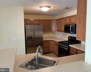 110 Lionheart Lane - Photo Thumbnail 4