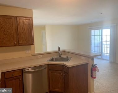 110 Lionheart Lane - Photo Thumbnail 6