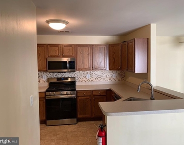 110 Lionheart Lane - Photo Thumbnail 5