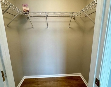136 Lionheart Lane - Photo Thumbnail 12