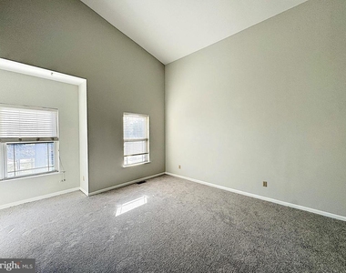 1326 Central Avenue - Photo Thumbnail 6