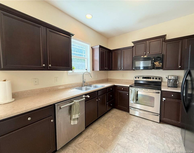 675 Omaha Drive - Photo Thumbnail 8