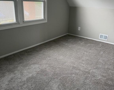 111 Edge Lane - Photo Thumbnail 30