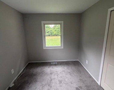 111 Edge Lane - Photo Thumbnail 18