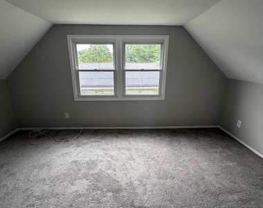 111 Edge Lane - Photo Thumbnail 23