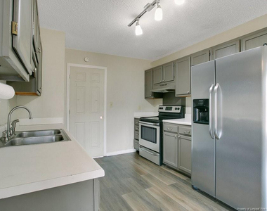 5319 Thackeray Drive - Photo Thumbnail 3