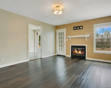 5319 Thackeray Drive - Photo Thumbnail 8